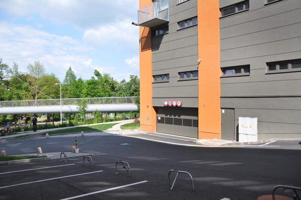 Apartment Freyova 25 プラハ エクステリア 写真